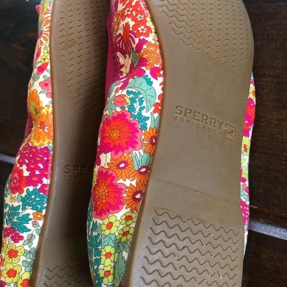 Sperry flats in gorgeous floral print size 7.5 - Picture 5 of 5